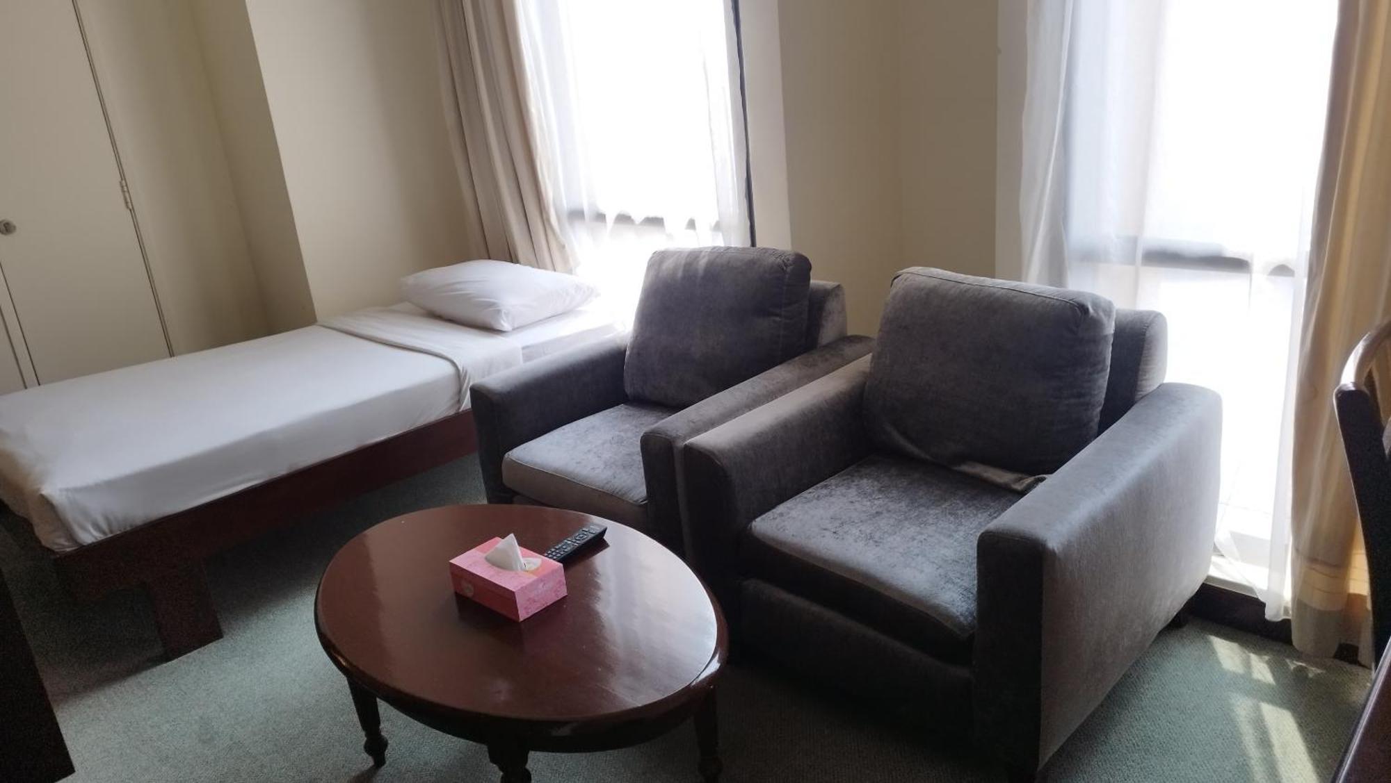 Golden Service At Times Square Kl Apartment