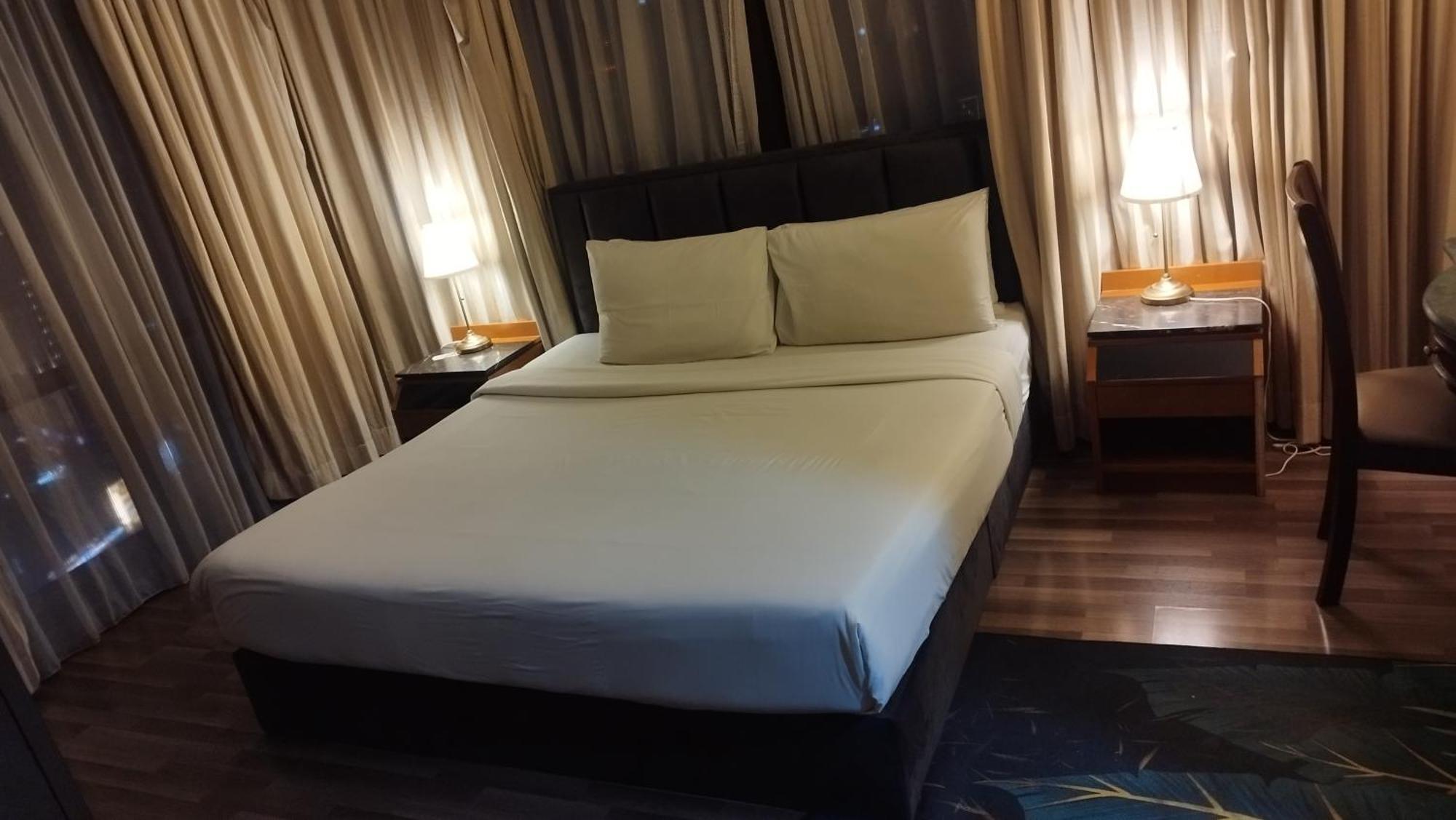 Apartment Golden Service At Times Square Kl *